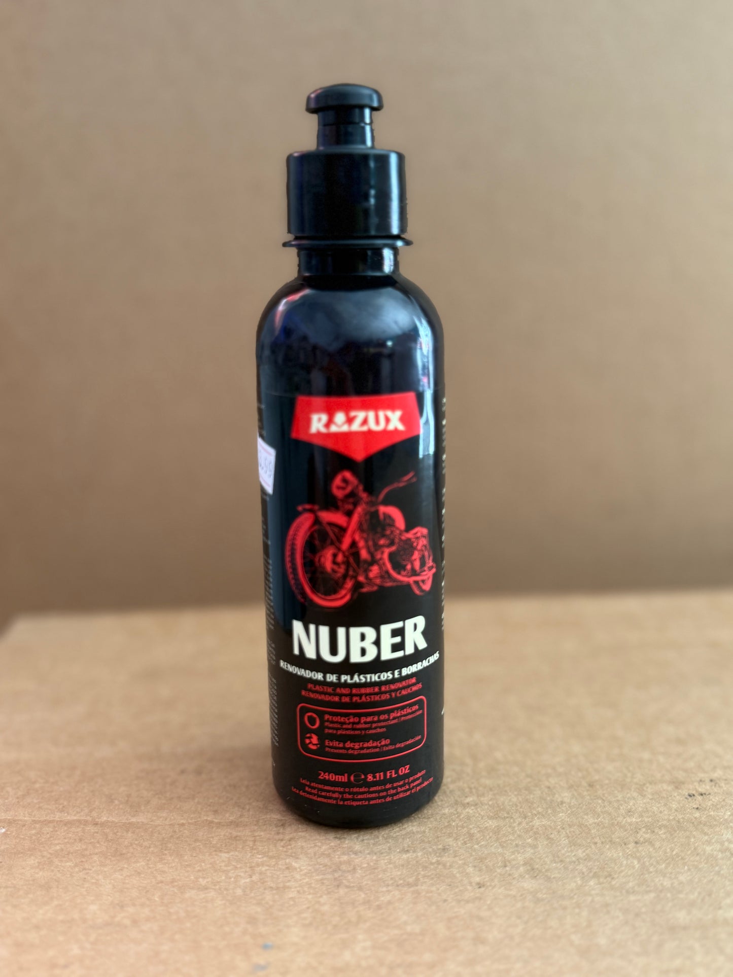 Razux: Nuber renovador de plásticos 8oz